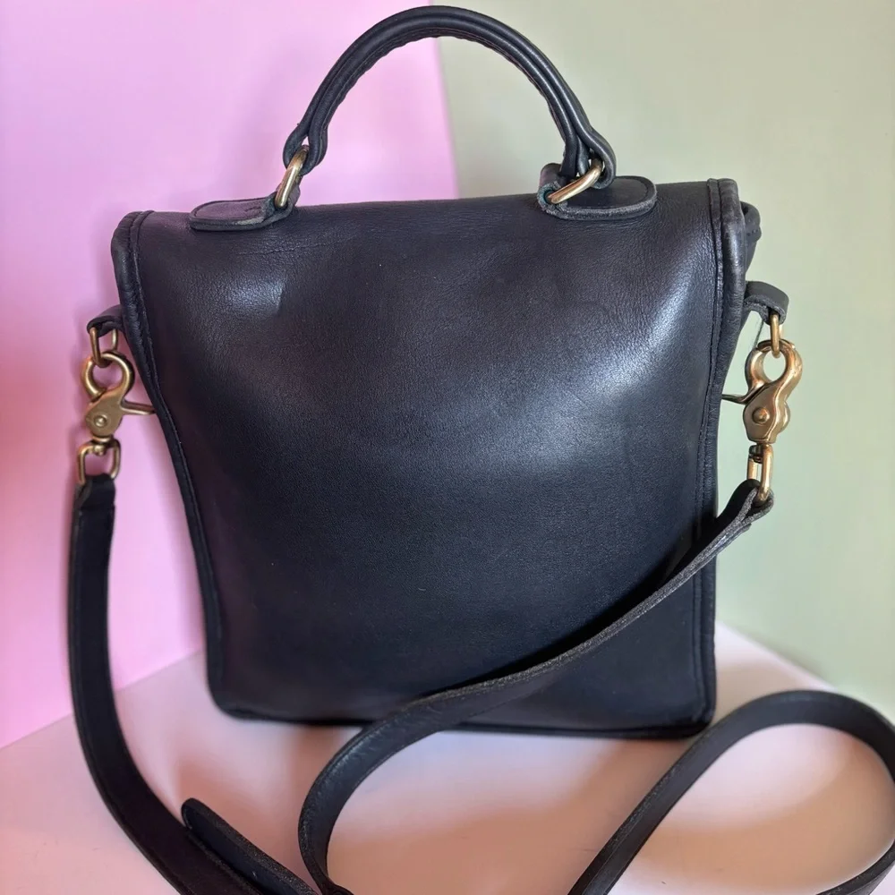 COACH Vintage 5130 Station Elegant Black Leather Shoulder Bag - Picture 2 of 11